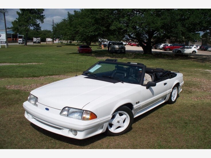 Thumbnail Photo undefined for New 1993 Ford Mustang GT Convertible